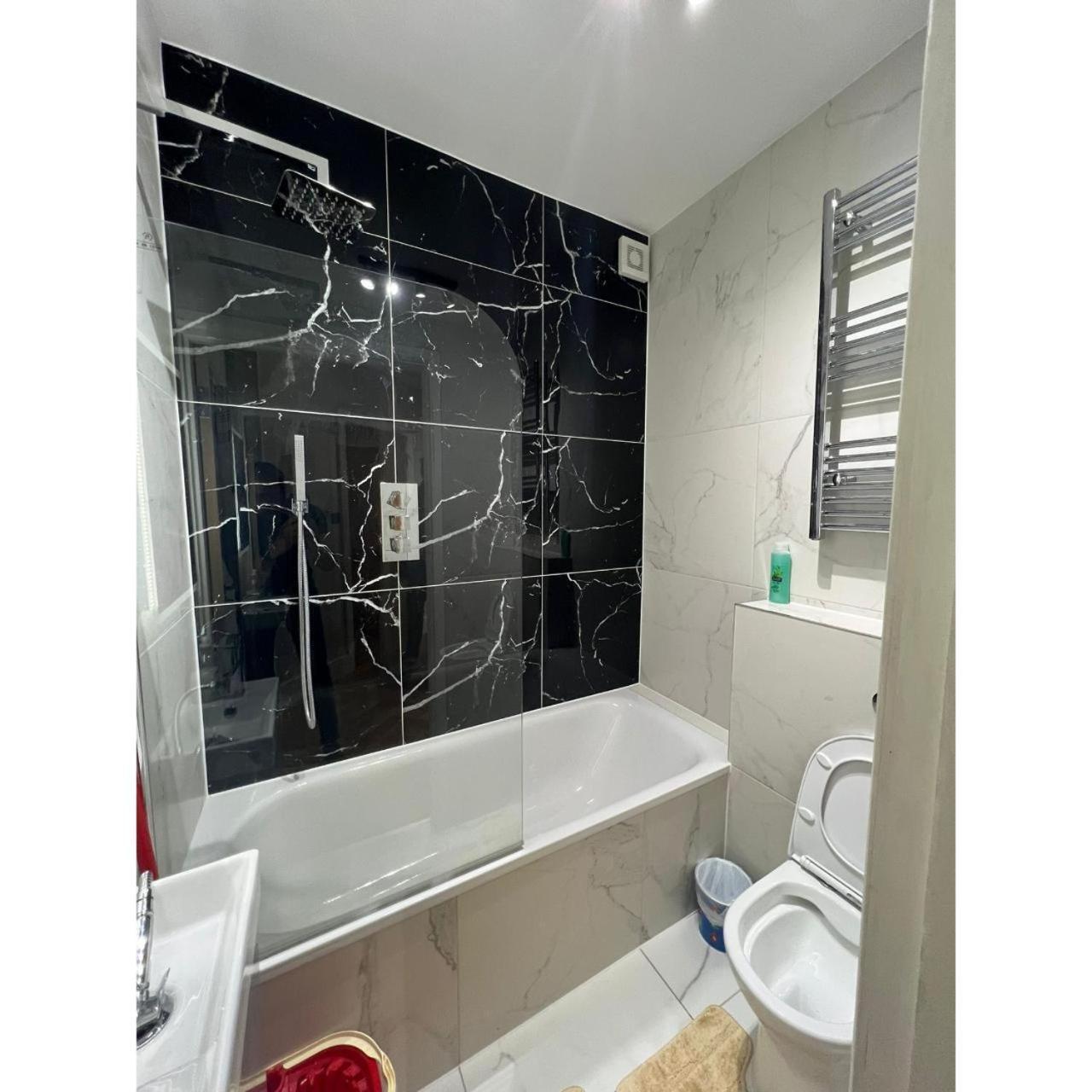 Apartment 5th Floor Modern Flat Near Edgware Road-f59 London