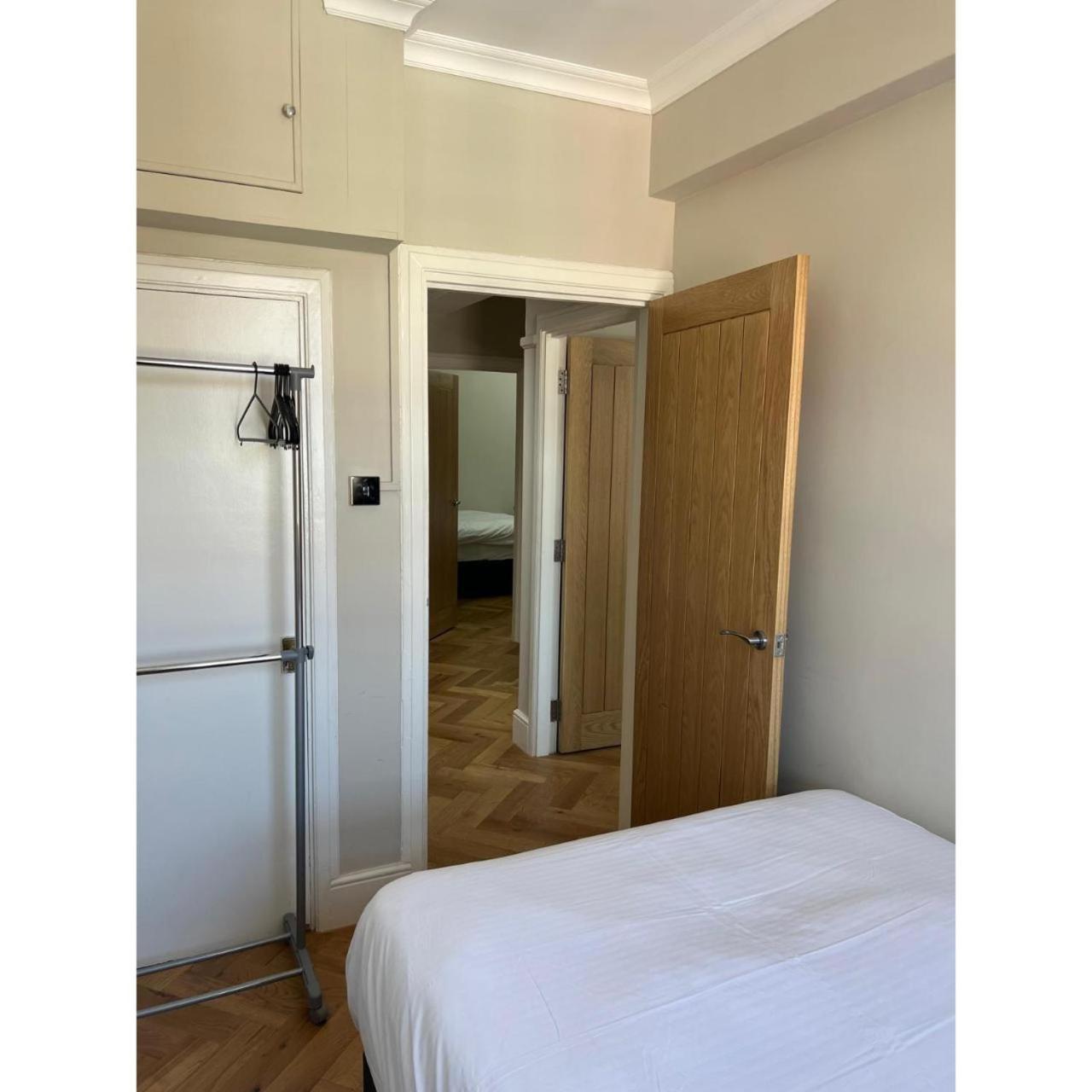5th Floor Modern Flat Near Edgware Road-f59 Apartment London